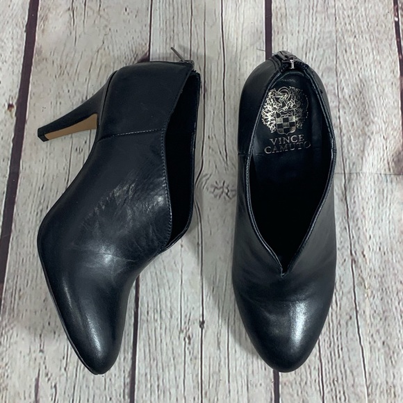 vince camuto vyammi bootie